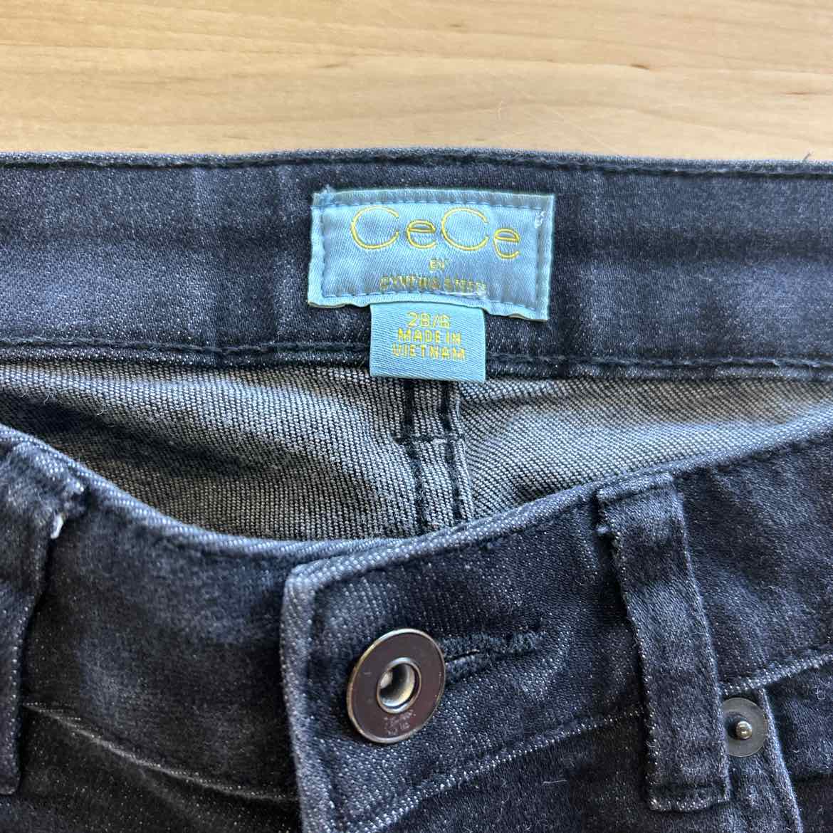 CeCe Size 6 Black Jeans