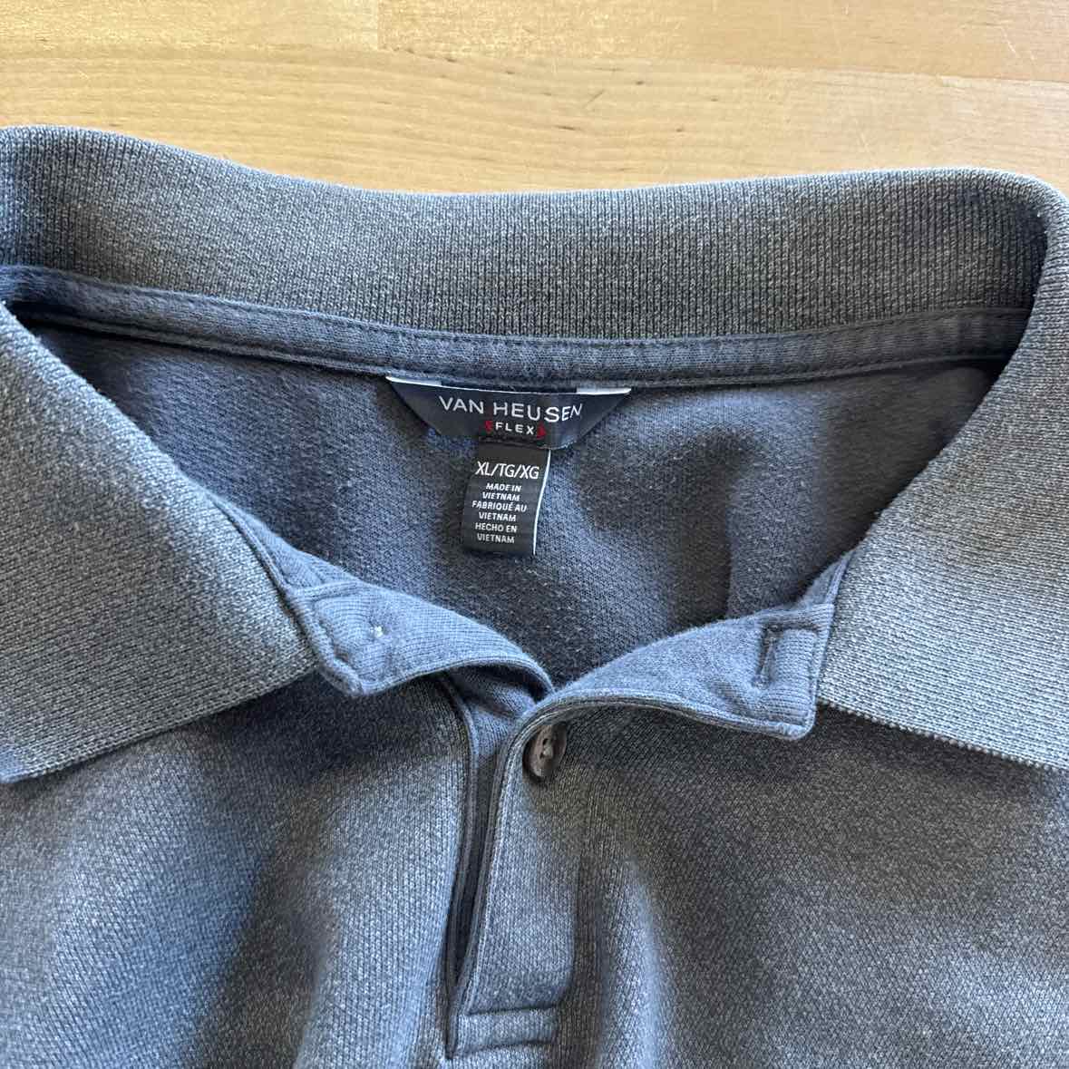 Van Huesen Size XL Gray Polo