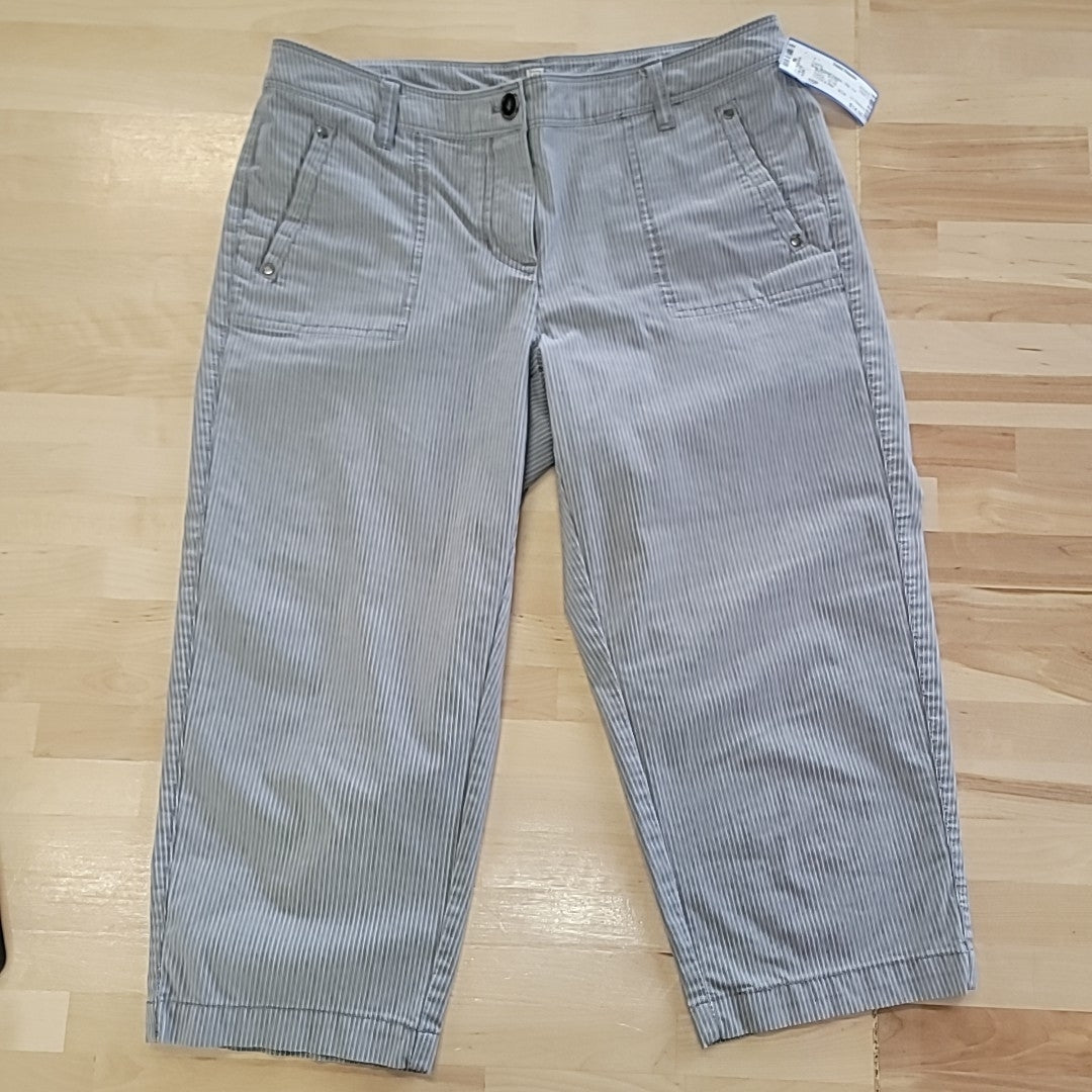Liz Claiborne Size 10P Gray Capris