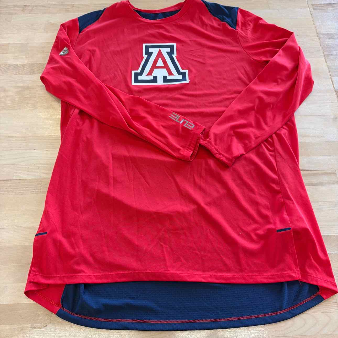 Nike Size XL Red Used MENS Long Sleeve Shirt