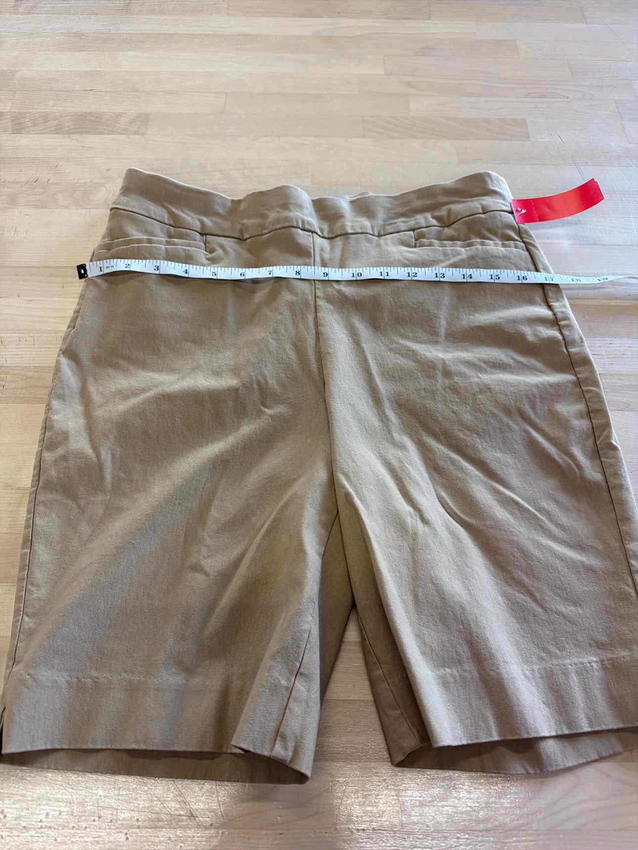 Chico's Size 1.50 (10) Khaki Preloved Shorts