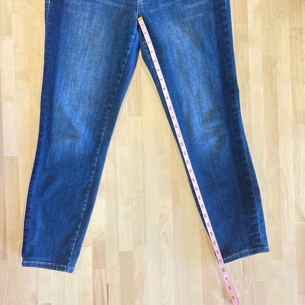Lila Ryan Size 31 Blue Jeans
