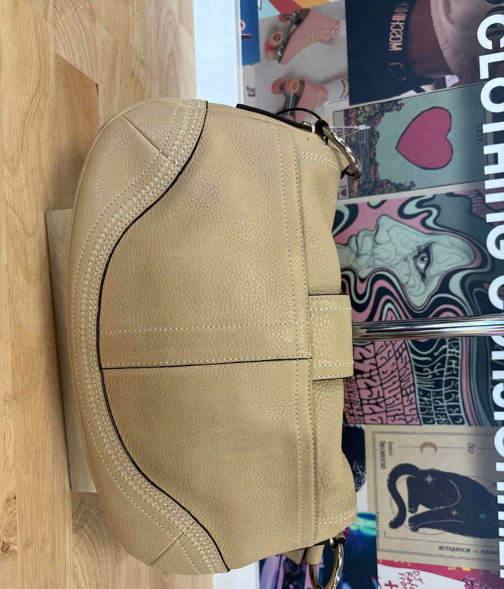 Coach Beige Pebbled Leather Preloved Handbag