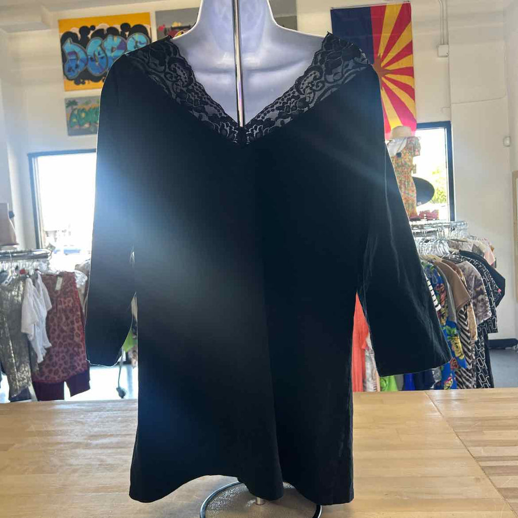 Torrid Size 3X Black Preloved T-Shirt LS