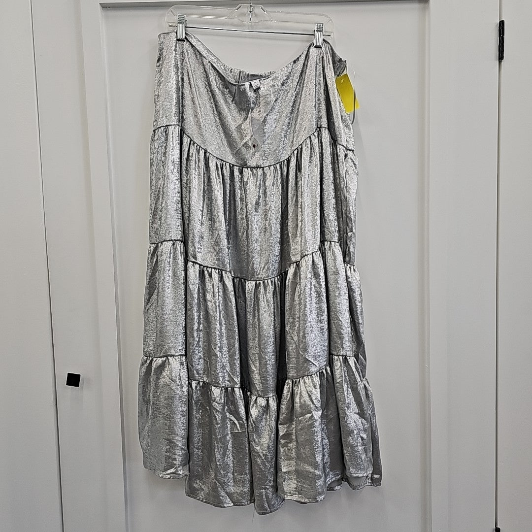 AND NOW THIS Size 3X Silver Skirt
