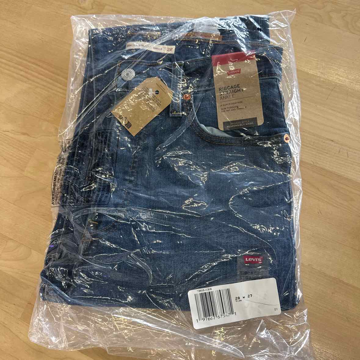 Levi's Ribcage Straight Ankle Jeans 28x27 NWT