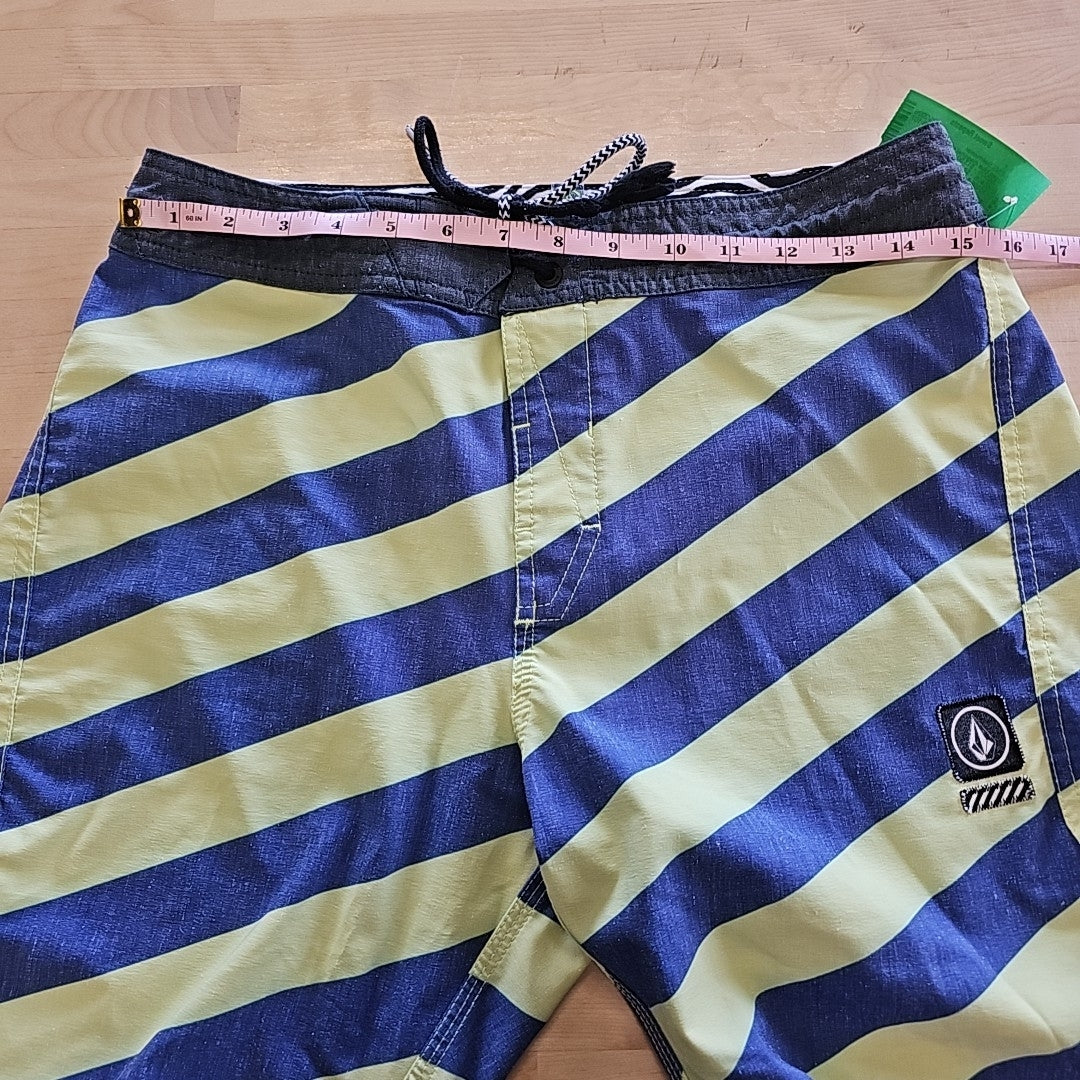 Volcom Size 30 Blue Green MENS Swimwear