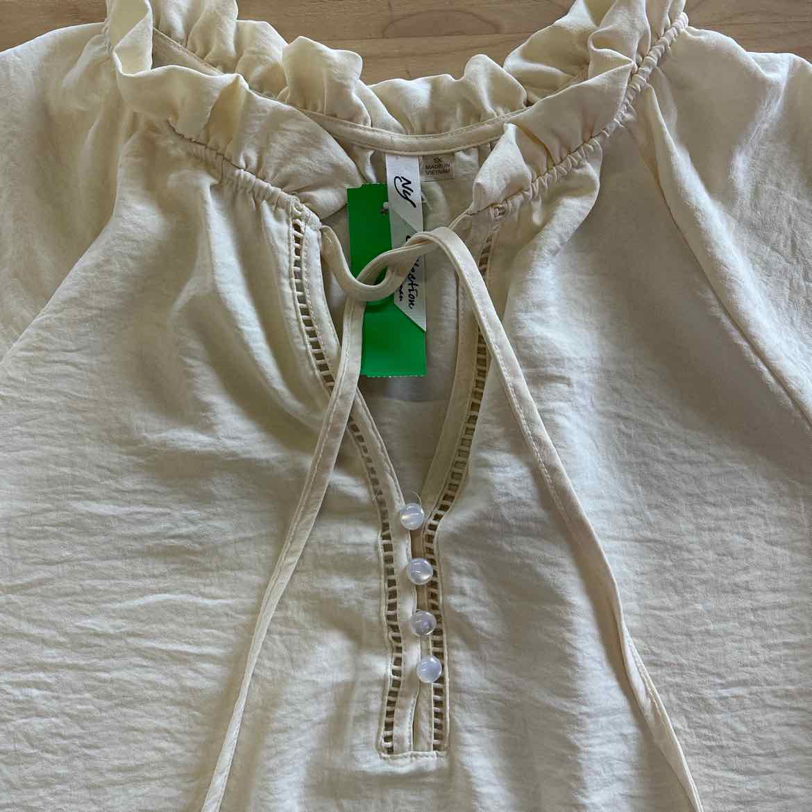 NY Collection Size 1X Cream Preloved Blouse LS