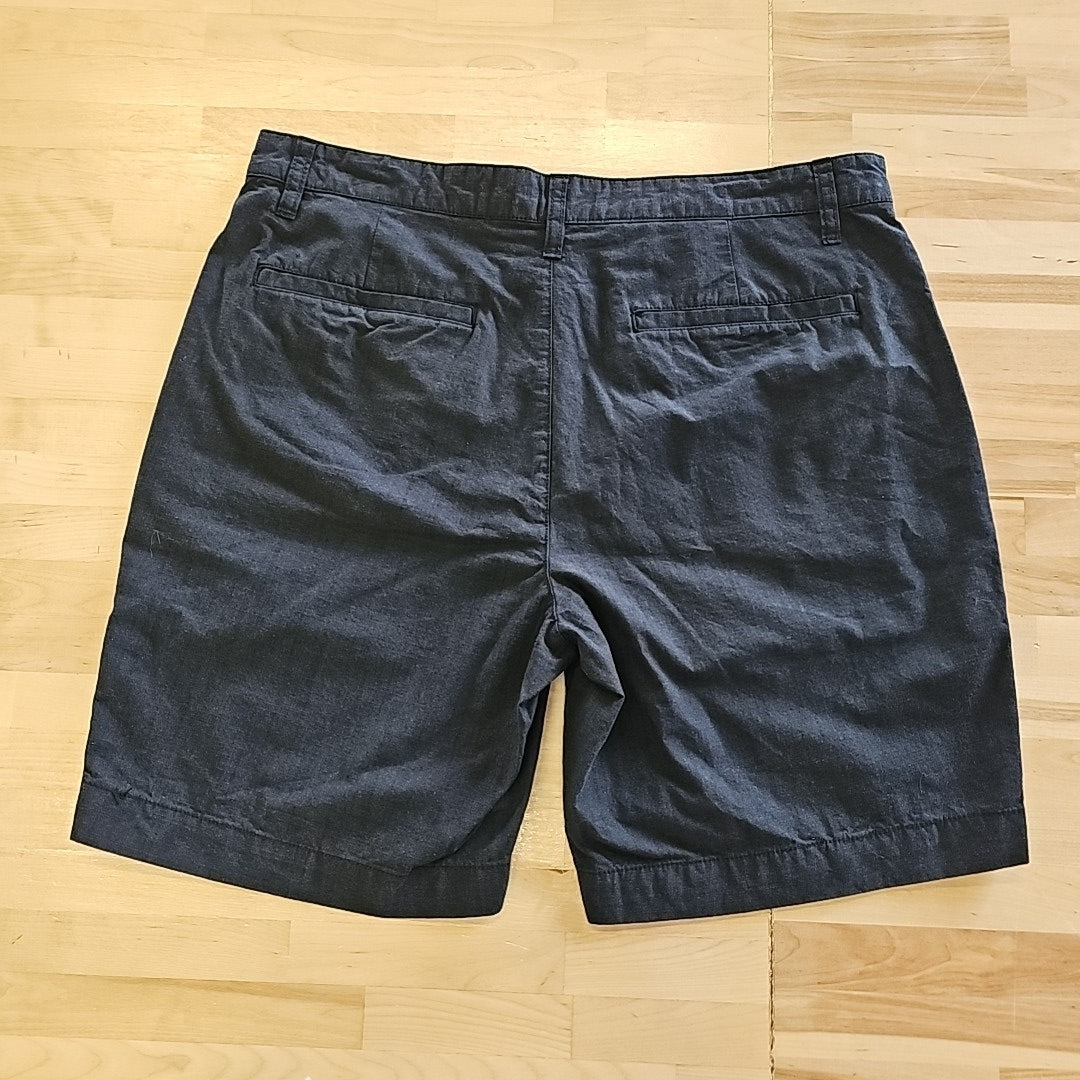 I.n.c. International Concepts Classic-Fit Solid 8.5" Chambray Shorts