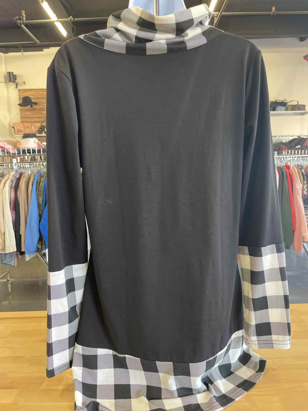 Size M Black Turtleneck