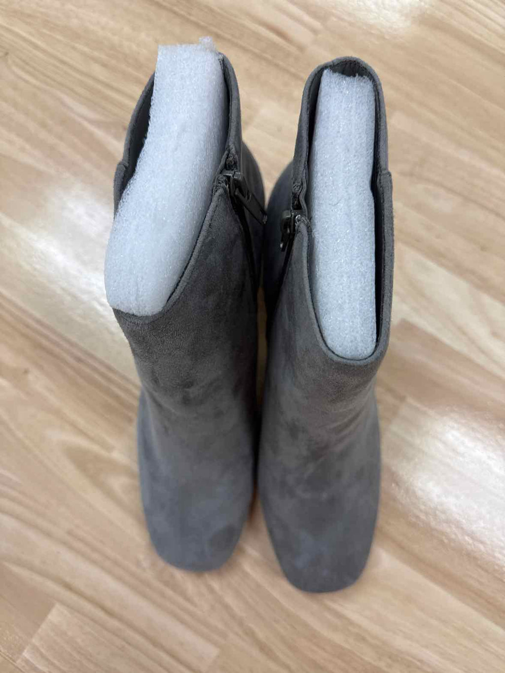 Bella Vita Size 9.5 Gray Suede Wilma Bootie NWT