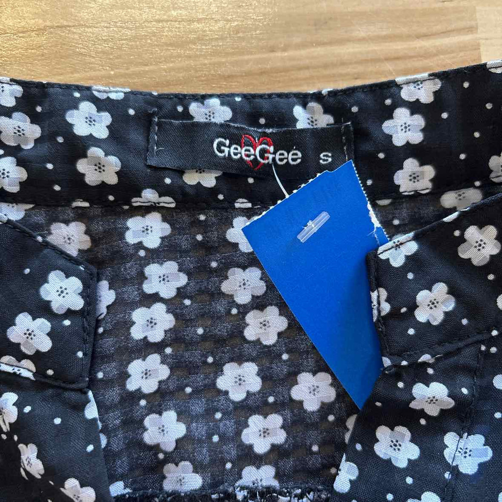 GeeGee Size S BLACK & WHITE Blouse