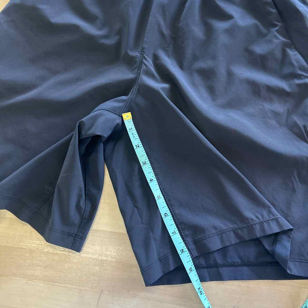 LuluLemon Size M Black MENS Athletic Shorts
