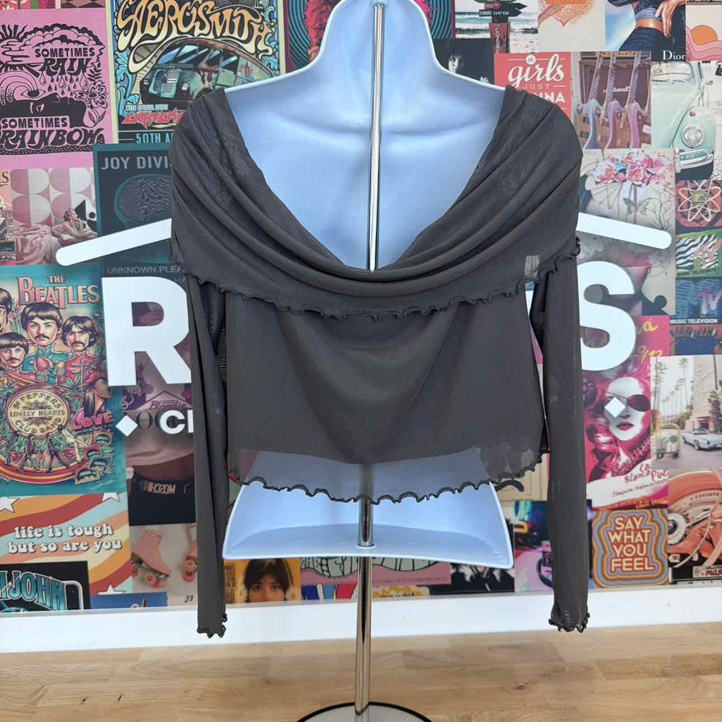 Tinseltown Juniors' Off-the-Shoulder Cropped Mesh Long Sleeve - Granite