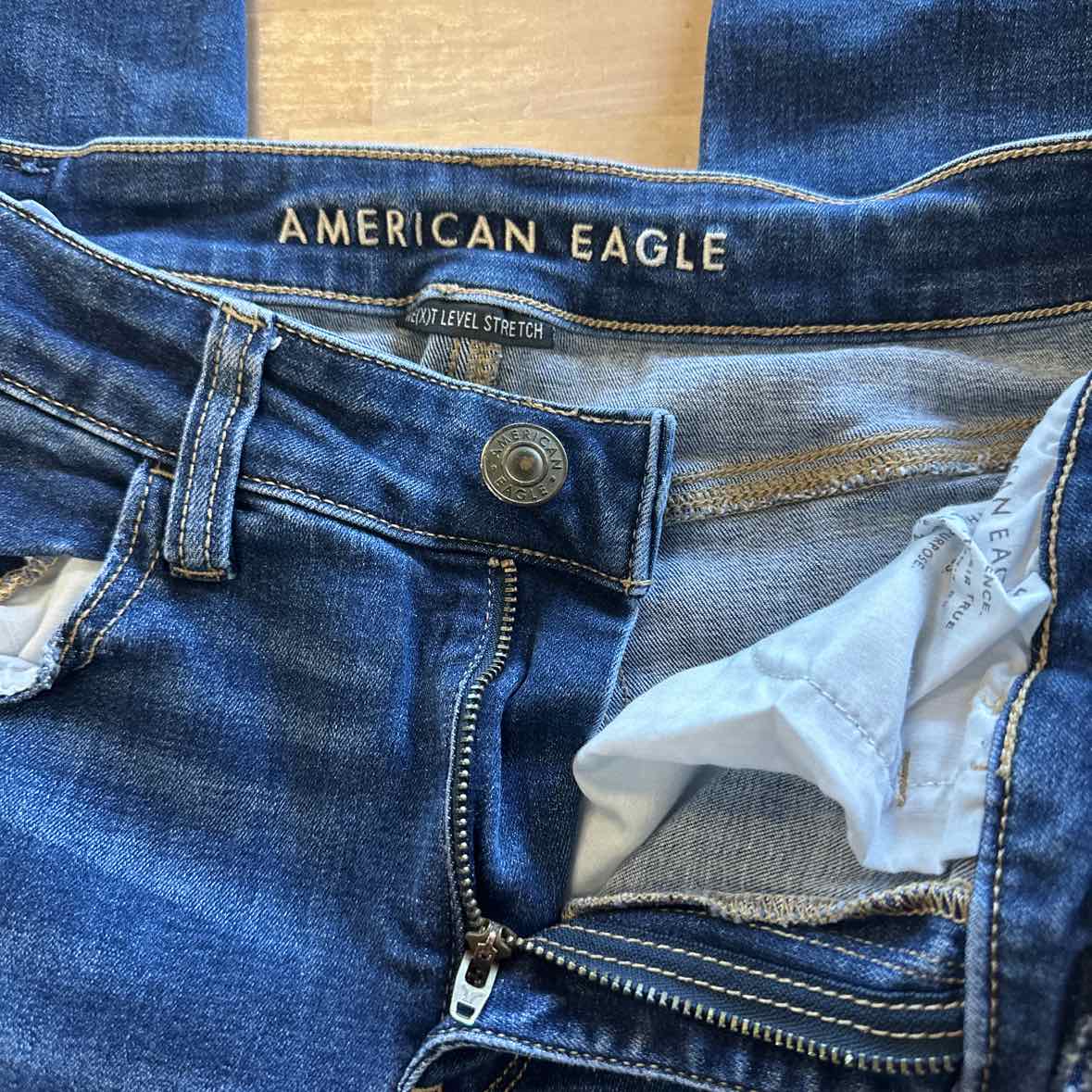 American Eagle Size 6 Blue Jeans