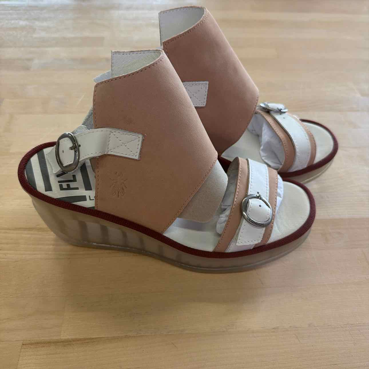Fly London Size 10 Pink/white Leather New Sandals