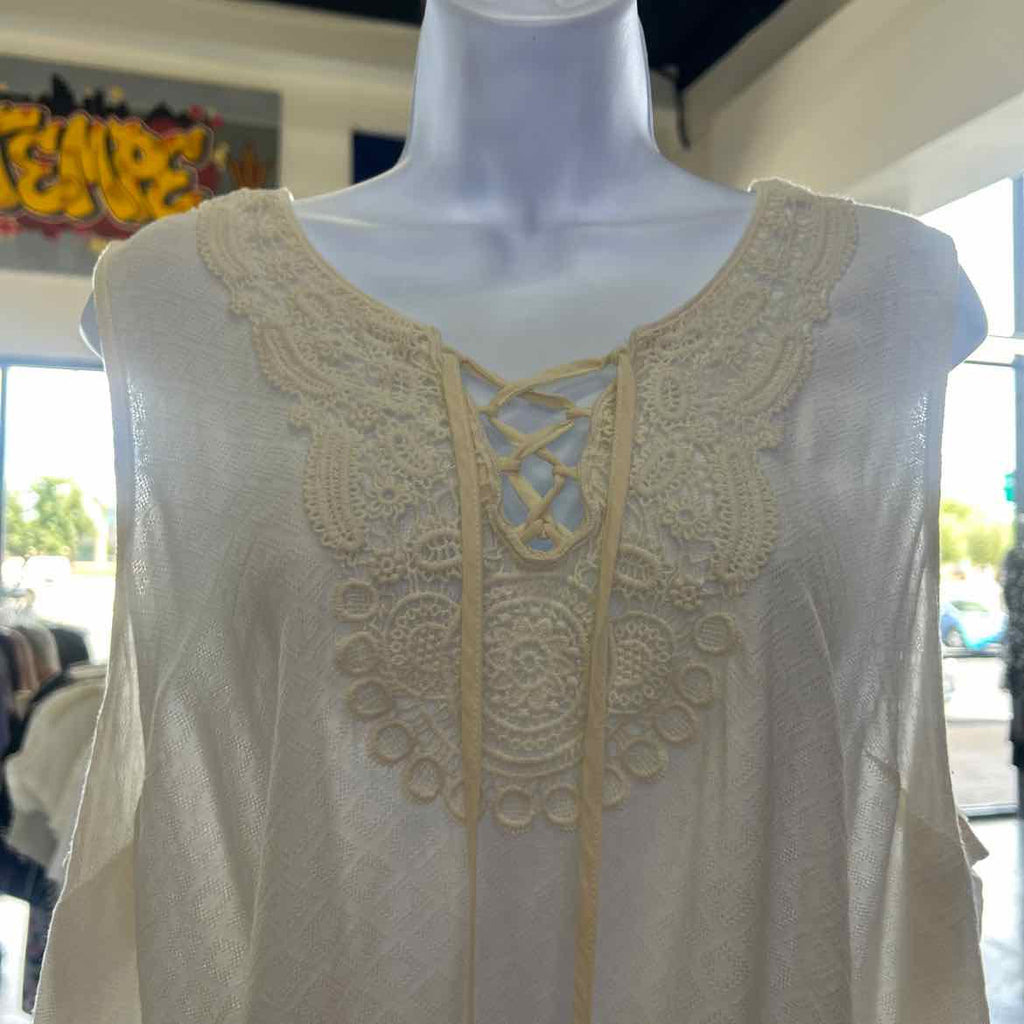 Torrid Size 2X White Rayon Preloved Tank