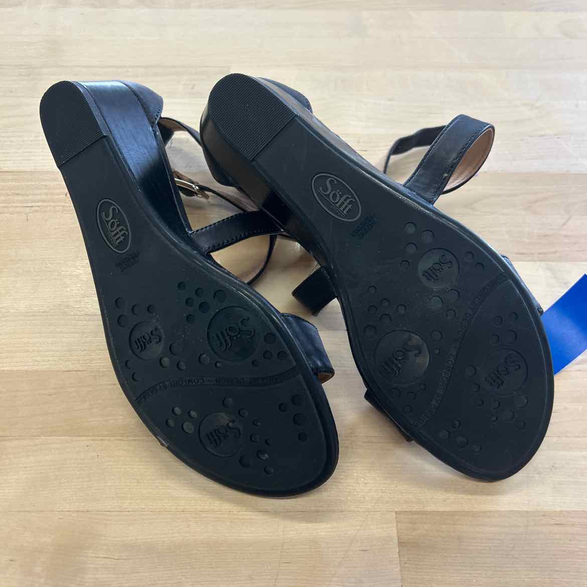 Sofft Size 9 Black Preloved Sandals