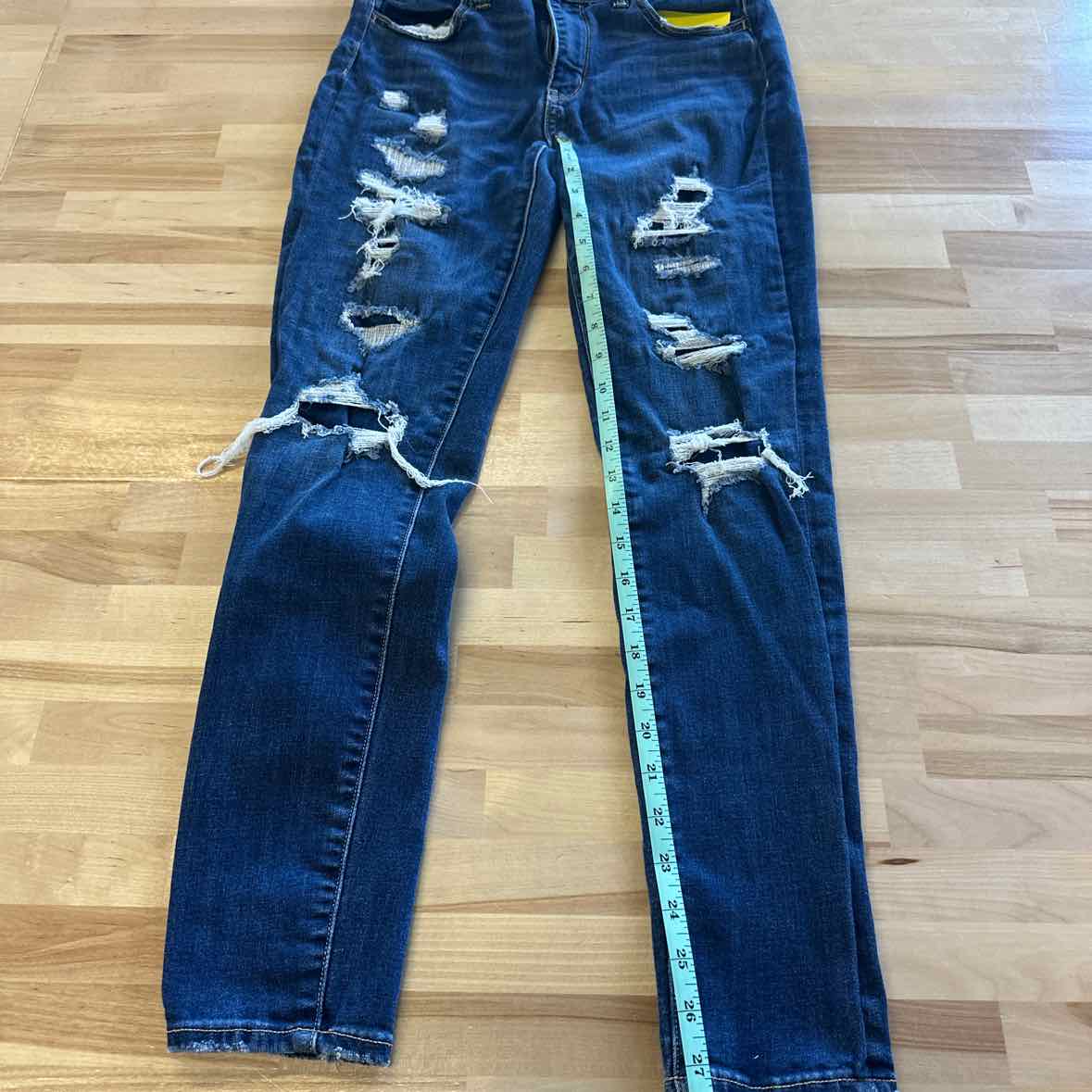 American Eagle Size 6 Blue Jeans