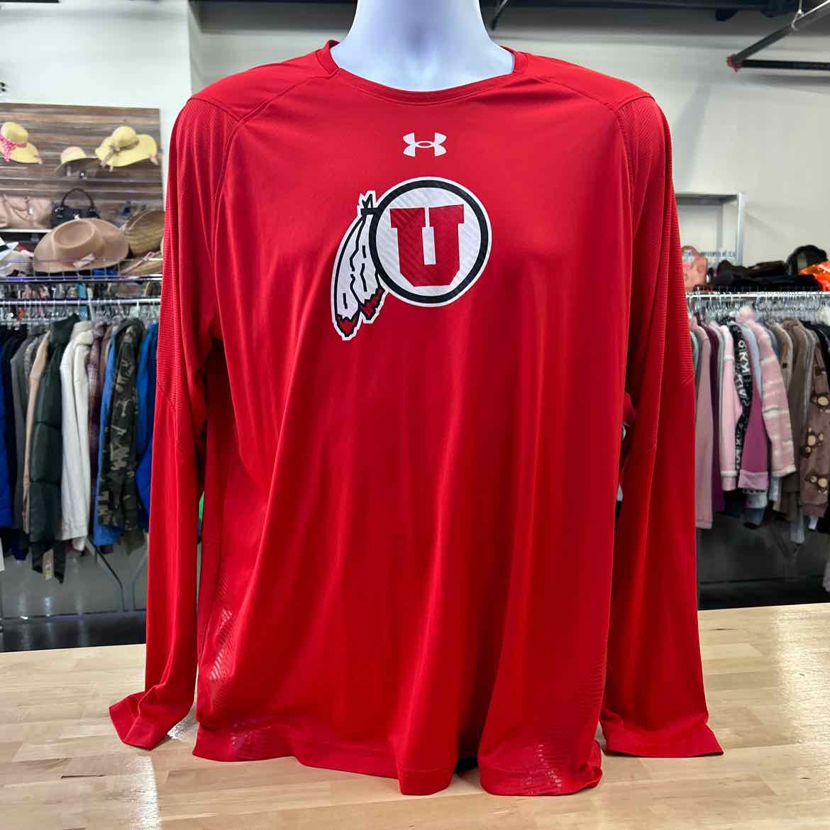 Under Armour Size L Red MENS Athletic Long Sleeve