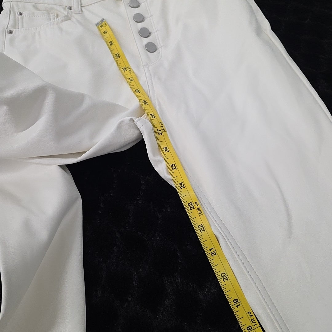 TINSELTOWN Size 7 White Pants