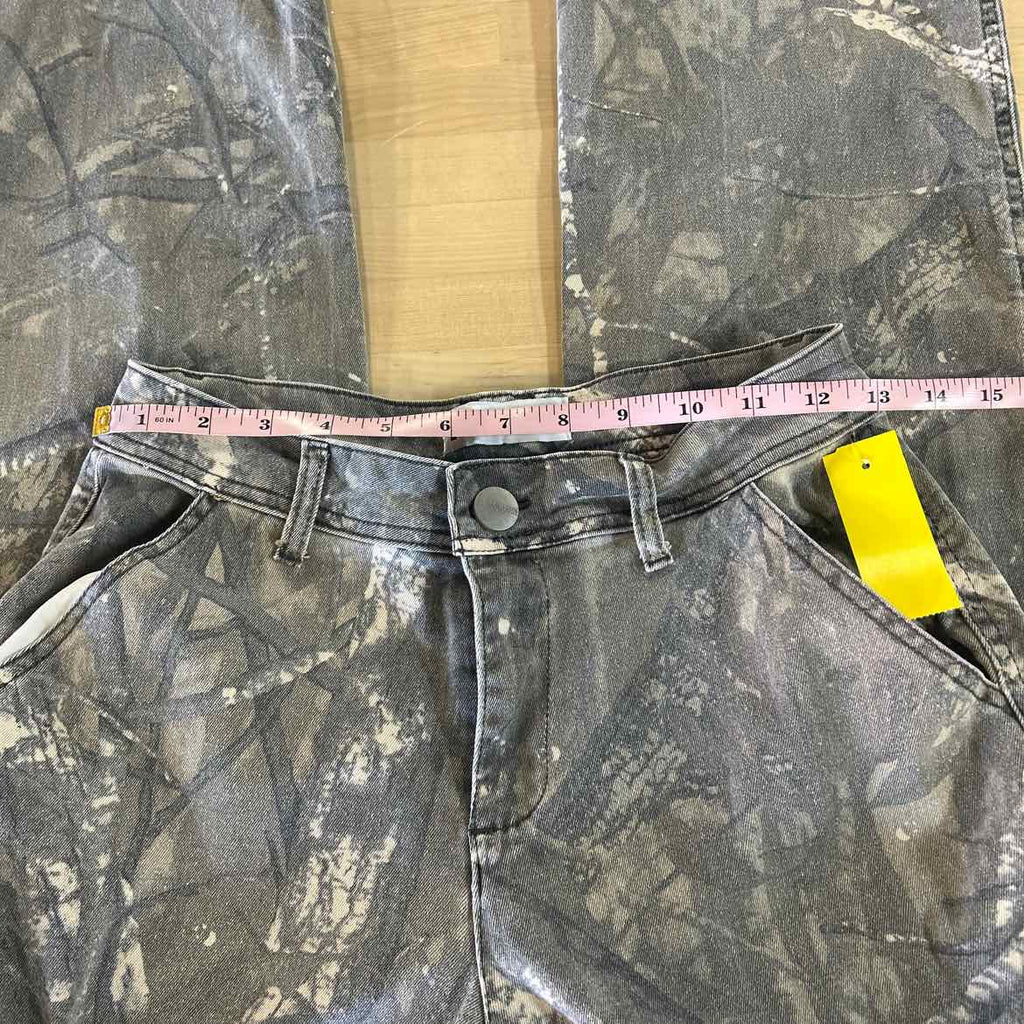 Disclosure Size 25 Camo Preloved Pants