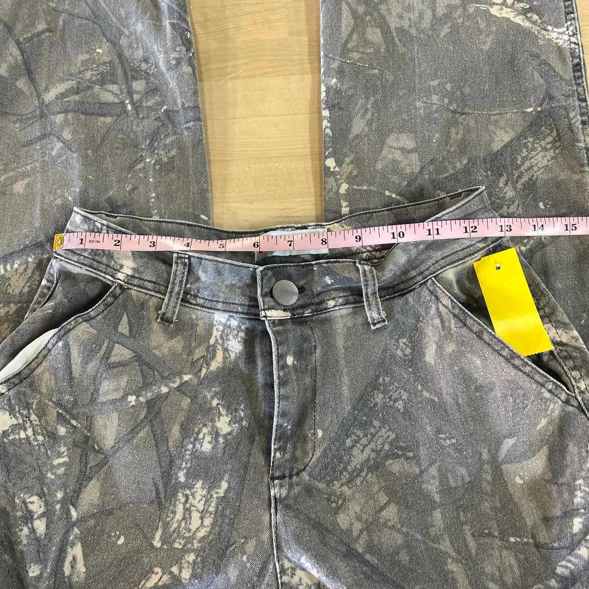 Disclosure Size 25 Camo Preloved Pants