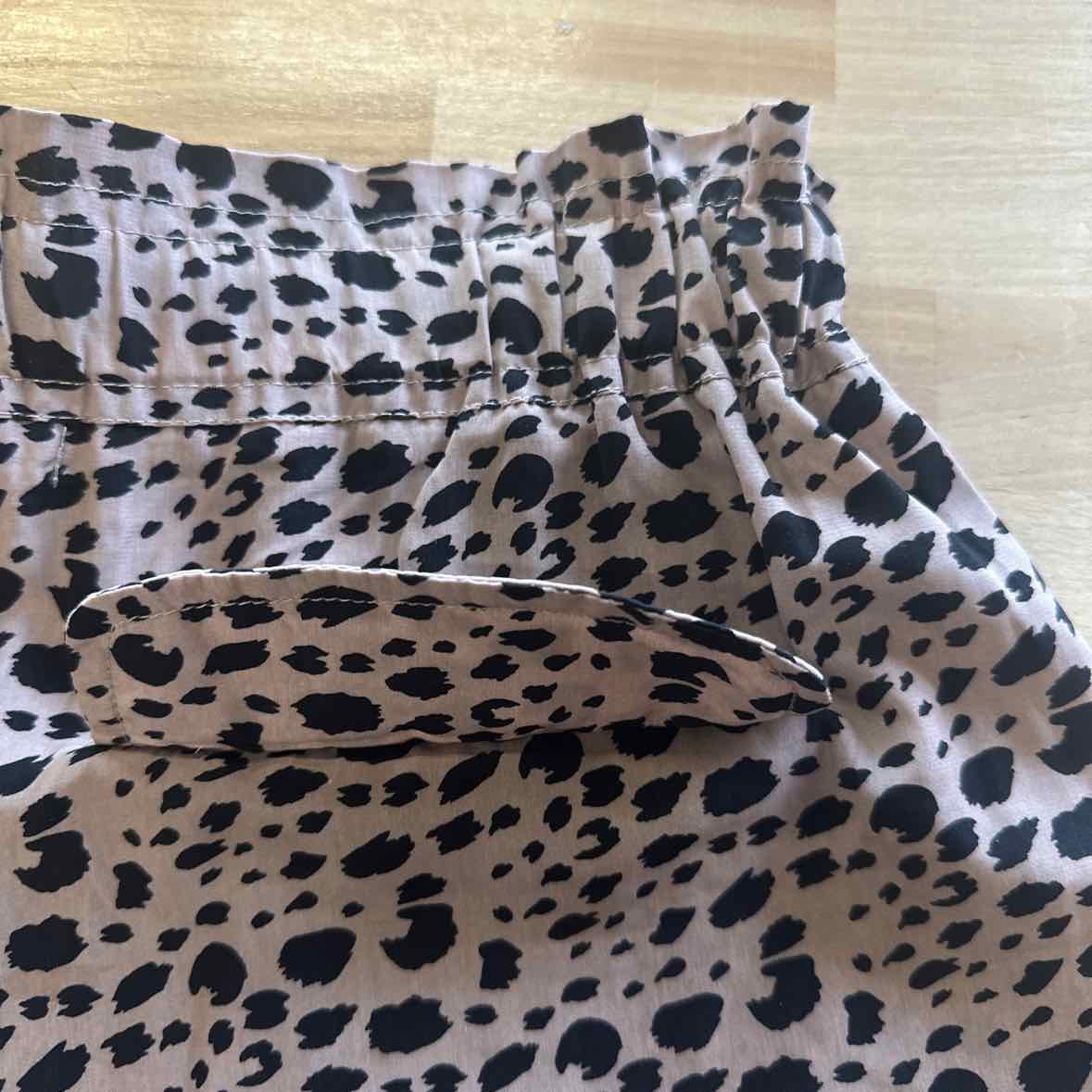 Free Bird Size M Tan Shorts