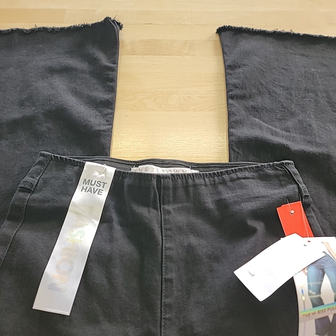 TINSELTOWN Size 3 Black New Pants