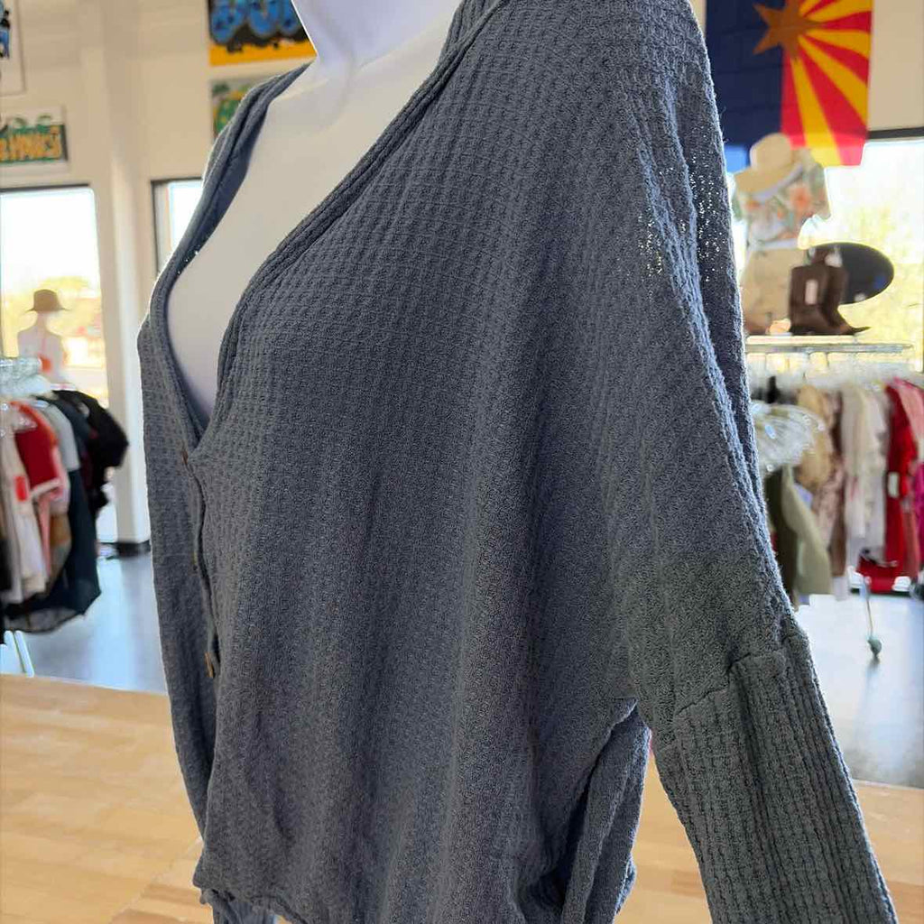 Mia & Tess Size L Blue Preloved Cardigan