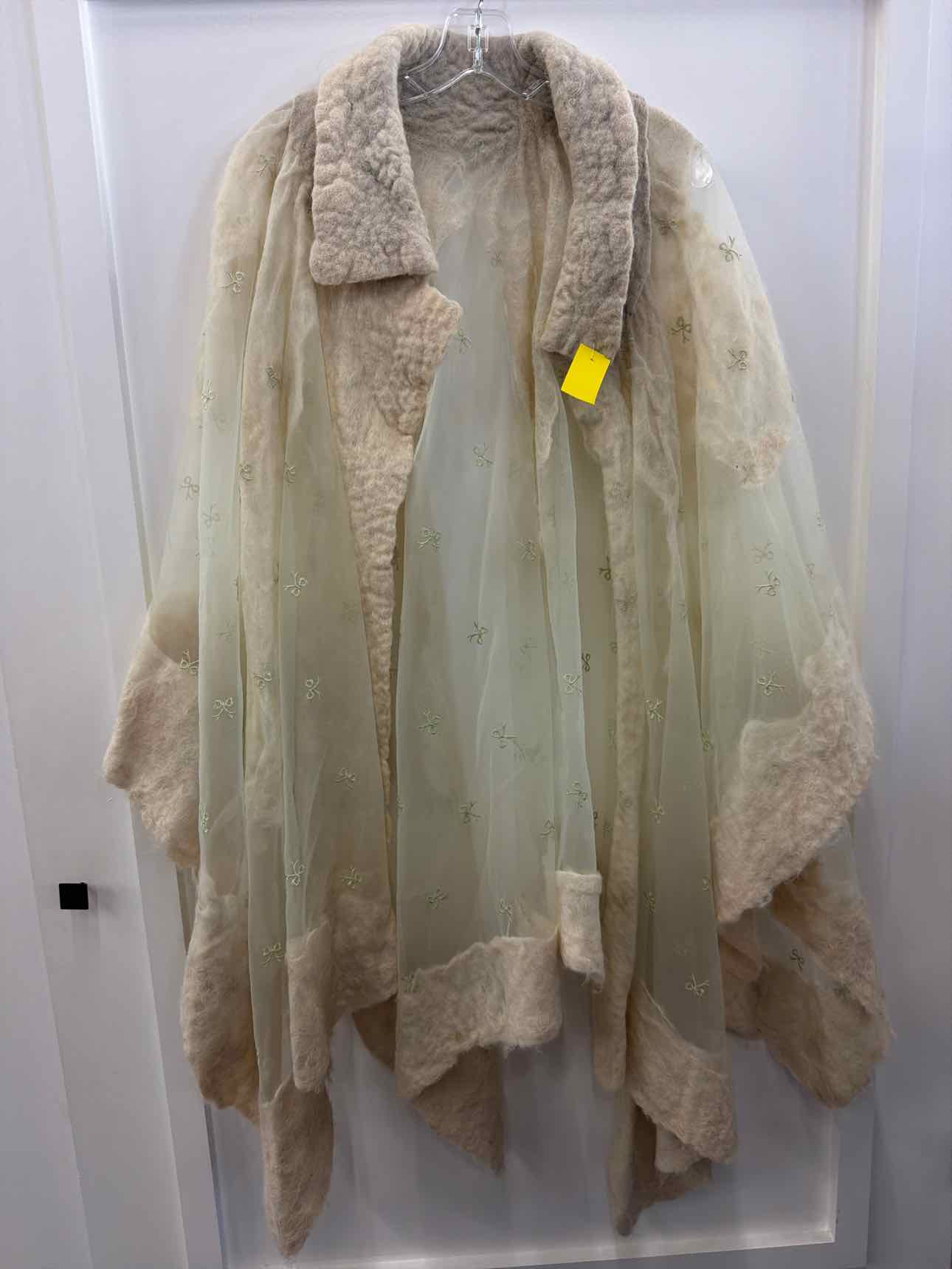 Size OS White Fur Duster