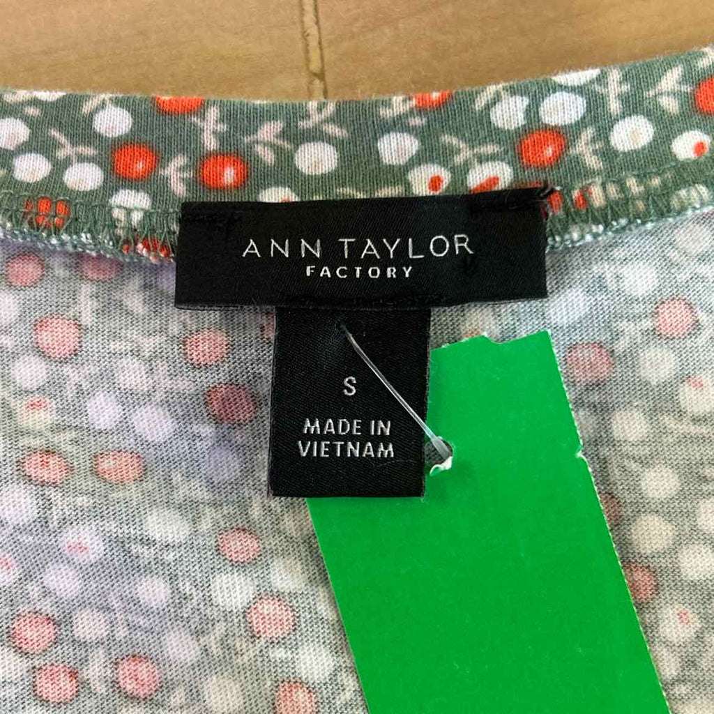 Ann Taylor Size S Green Preloved Blouse SS