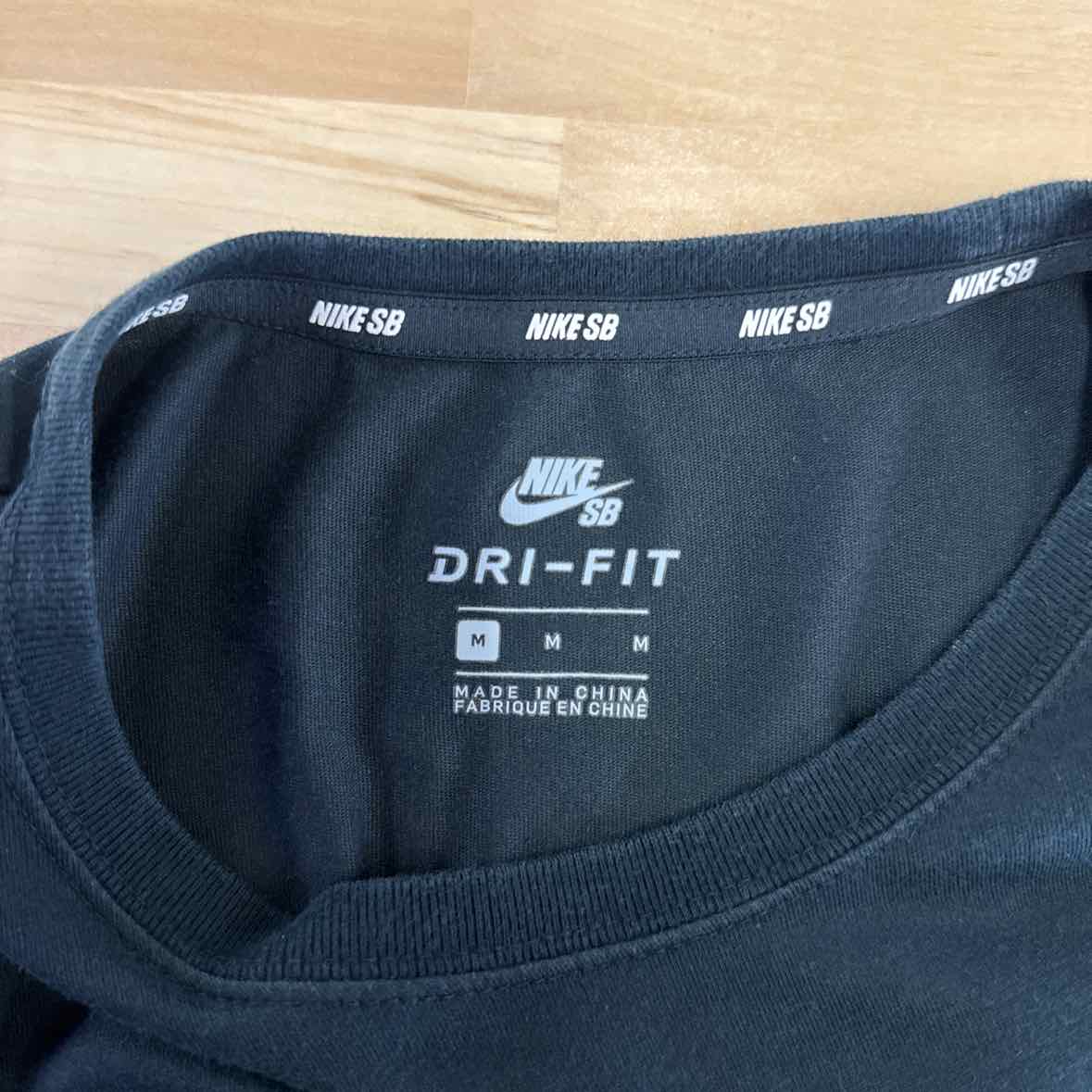 Nike Men's Size M Black MENS T-shirt