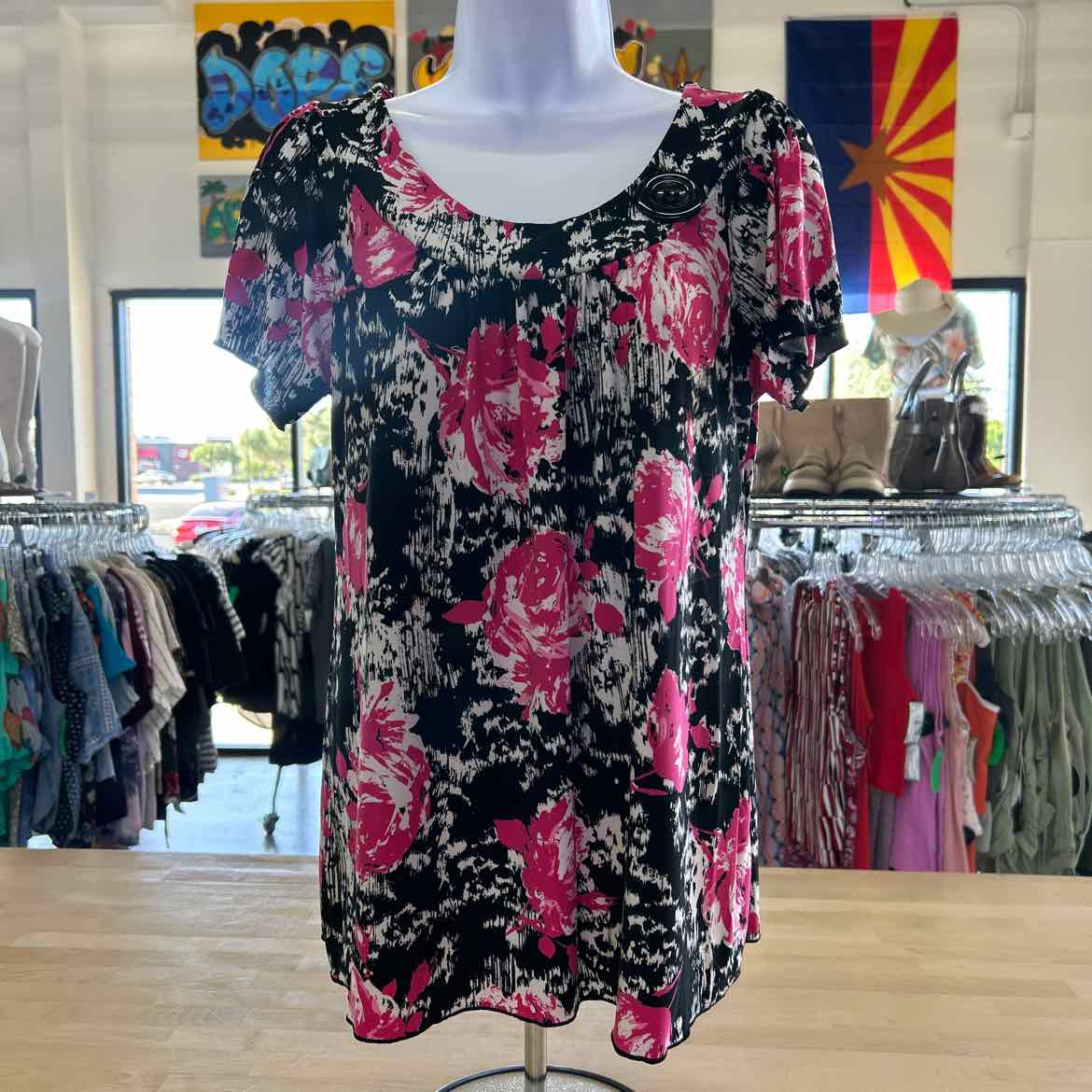 Susan Lawrence Size M Black/Pink Polyester Spandex Preloved Blouse SS