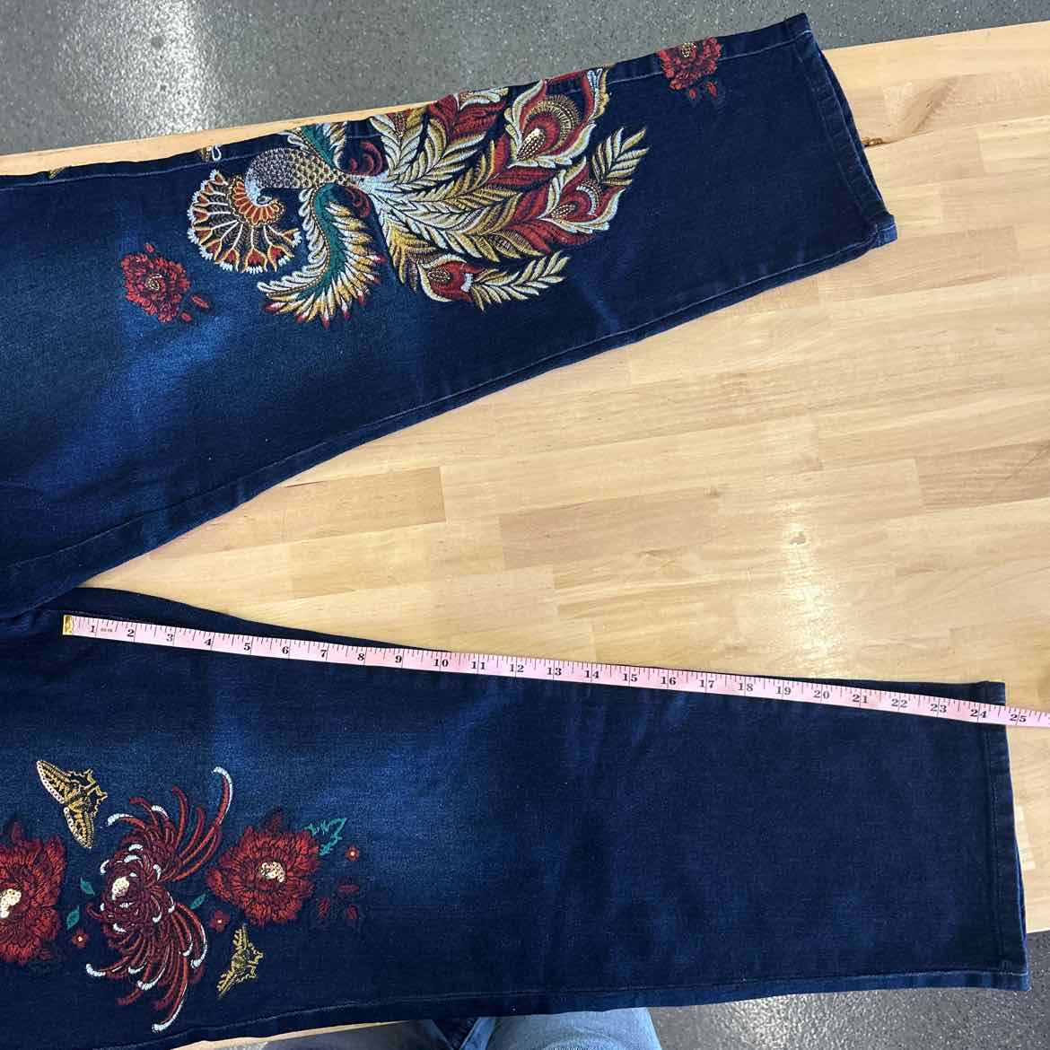 DG2 Size 22W Denim New Capris