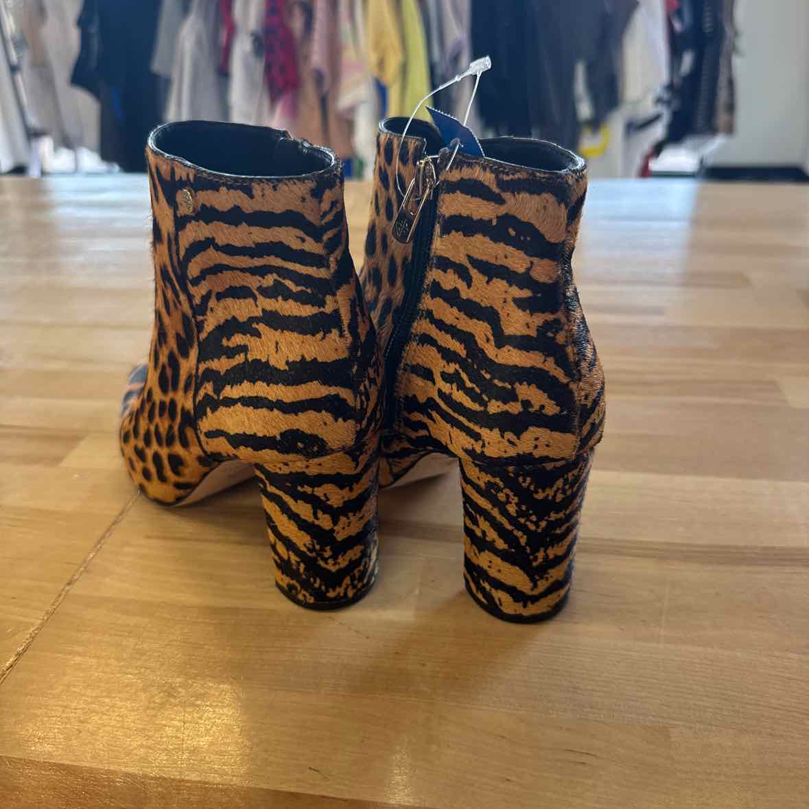 Antonio Melani Shoe Size 8 Tan Heels