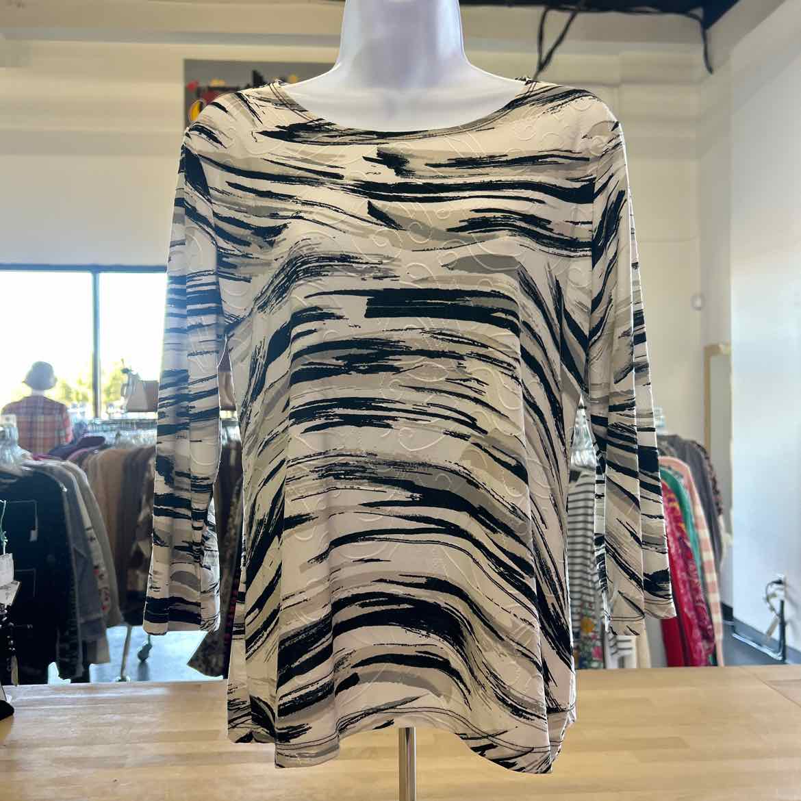 JM Collection Size S White Blouse