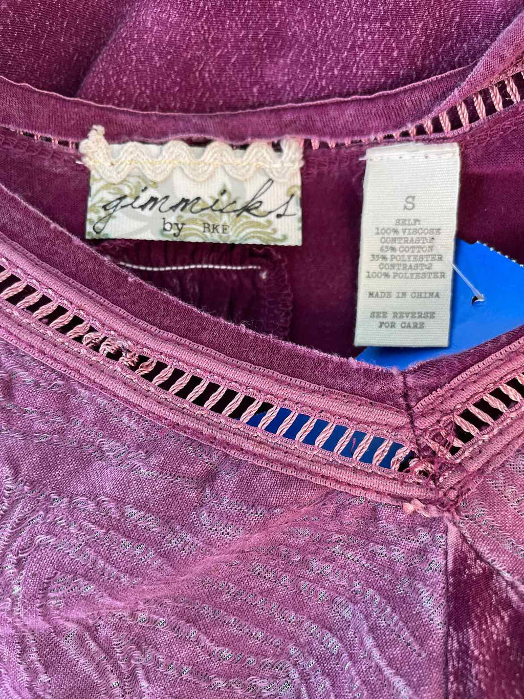 Gimmicks Size S Maroon Shirt