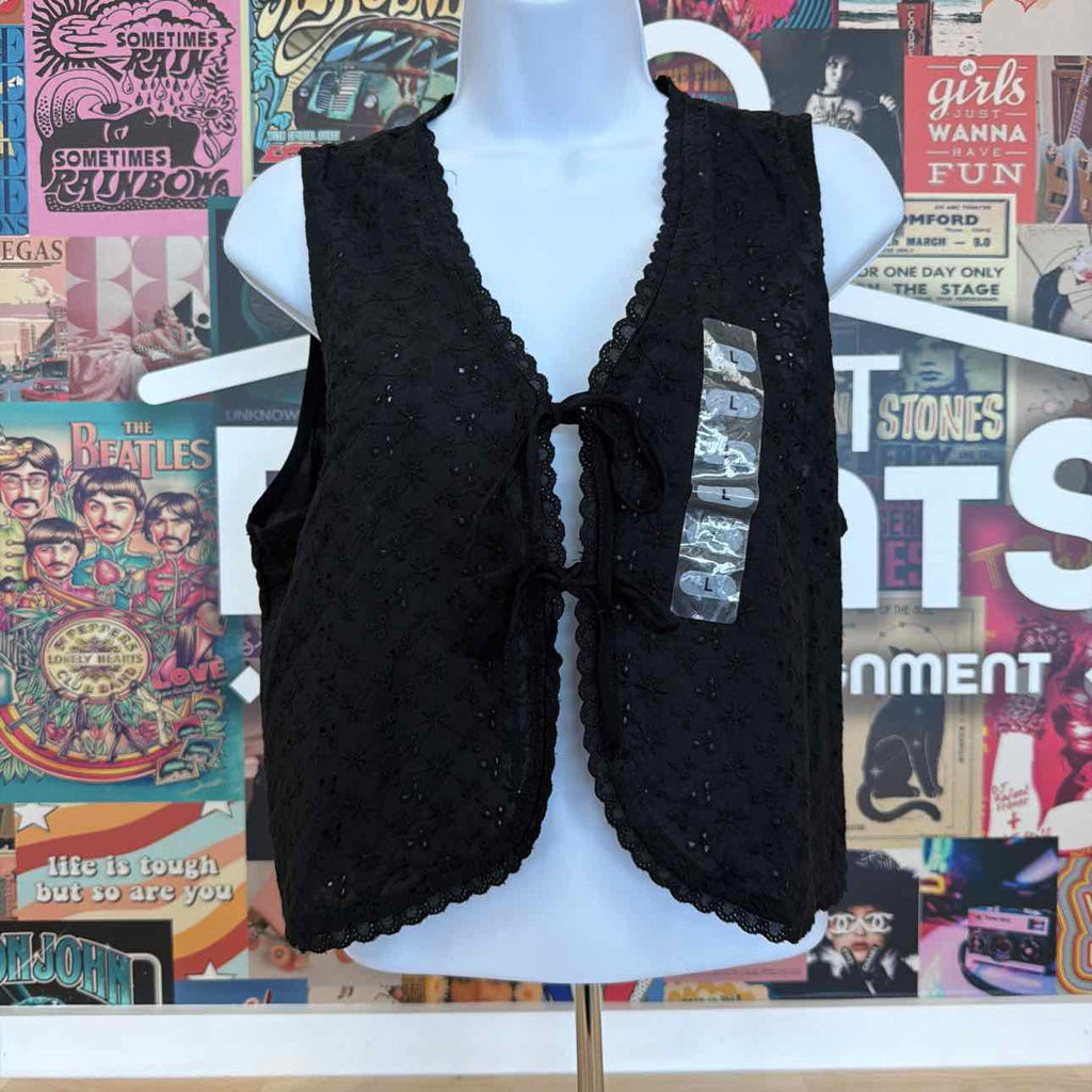 Self Esteem Juniors' Eyelet V-Neck Tie-Front Vest - Black