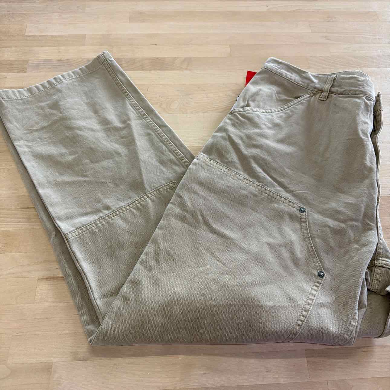Guess Men's Straight-Fit Cotton Cargo Pants - Impact Grey