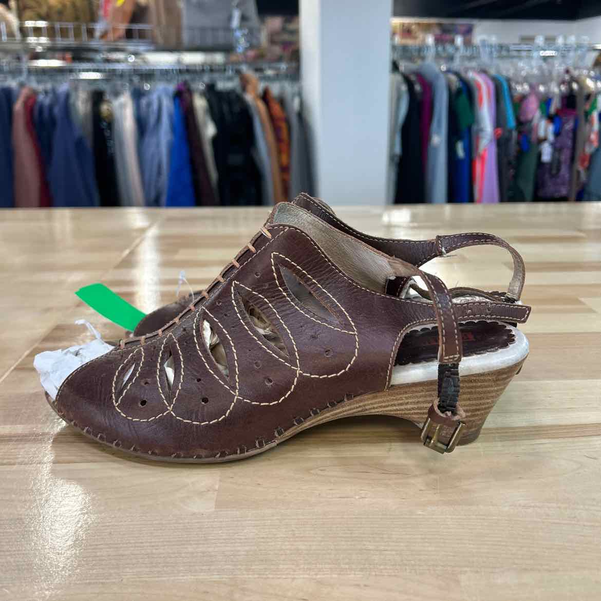 Pikolinos Size 10 Brown Preloved Wedges