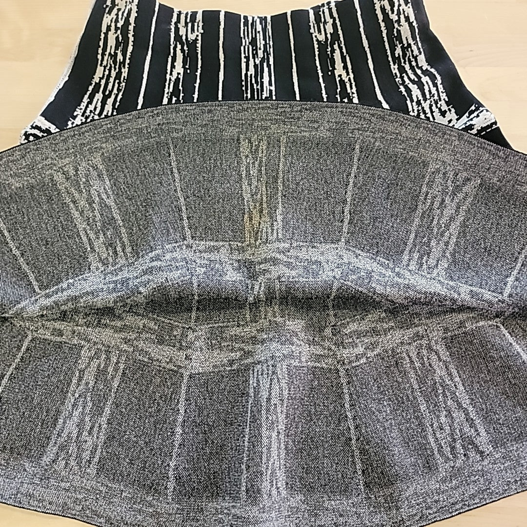 Nic & Zoe Size XS Black/White Skirt