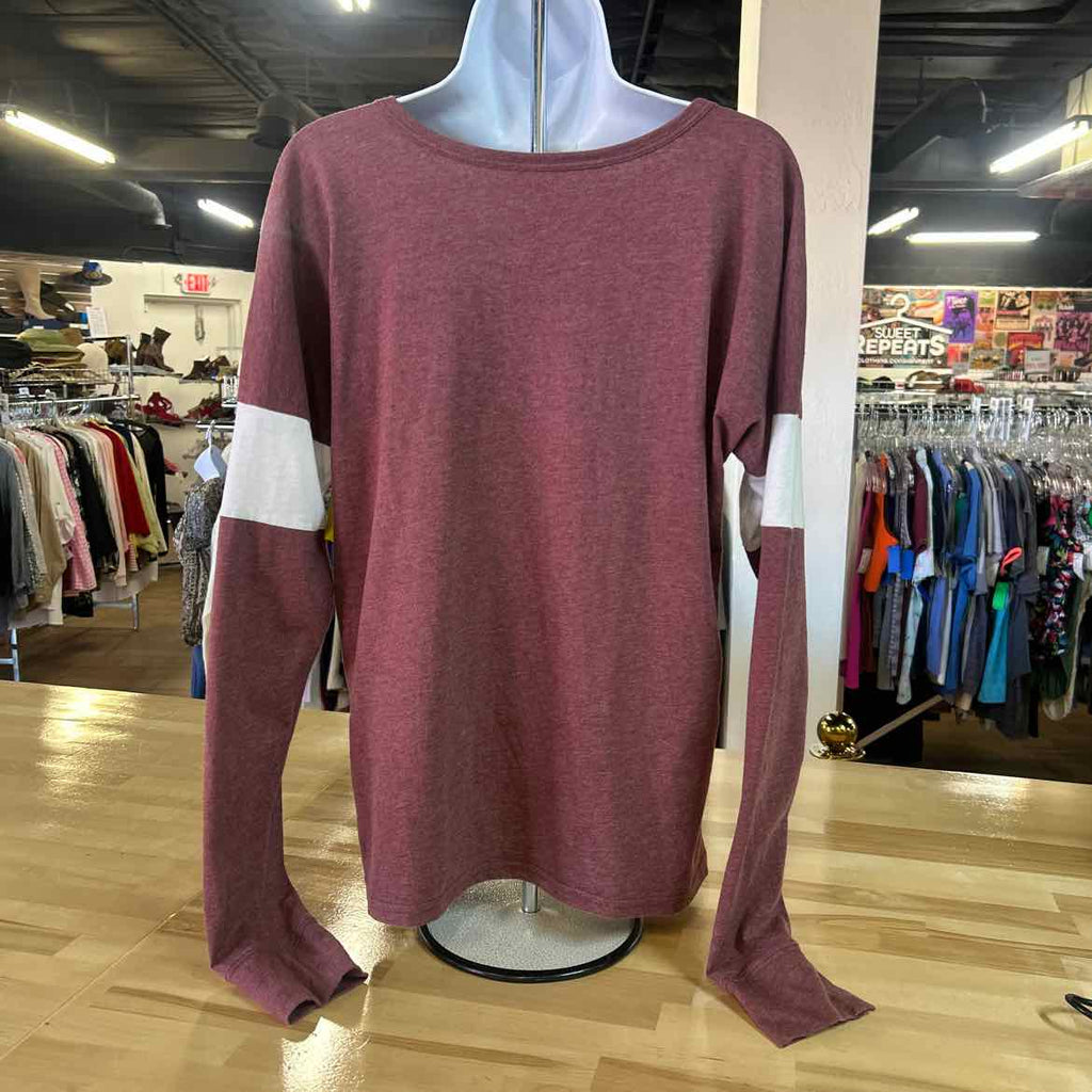 Captivating Size XL Red Preloved Longsleeve