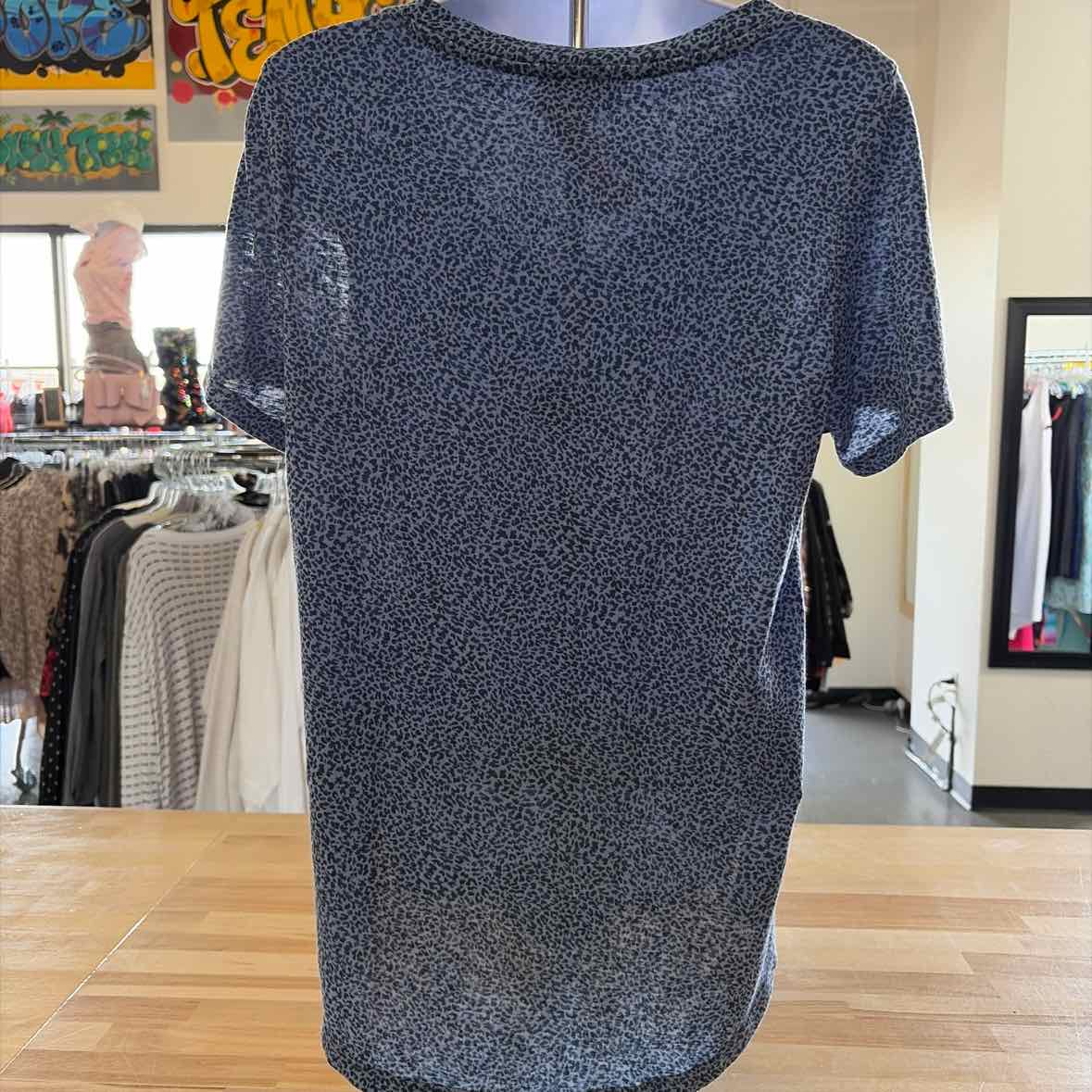 Athleta Size M Black & Blue Used T-shirt