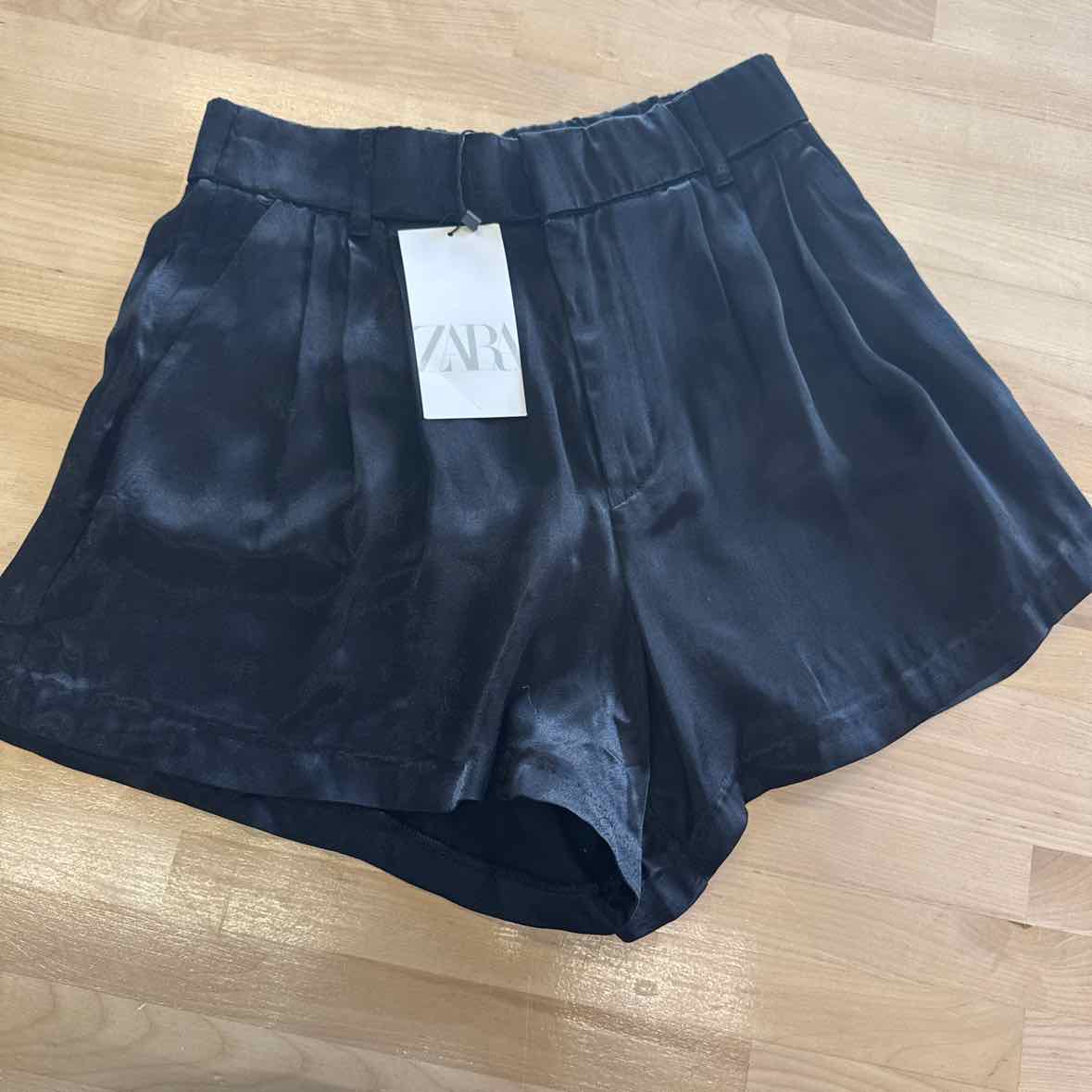 Zara Basic Size S Black Shorts