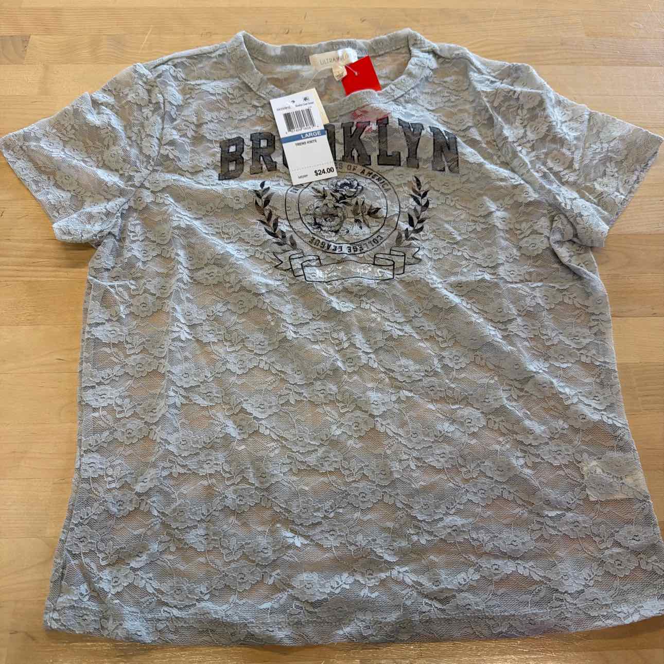 Ultra Flirt Juniors' Graphic Lace Tee - Vapor Blue