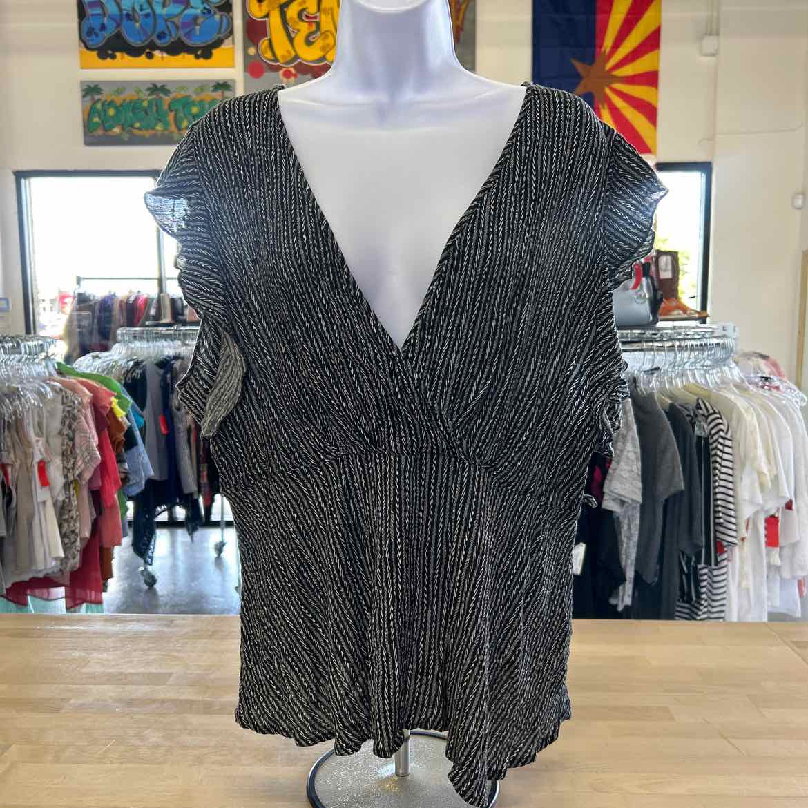 Zenobia Size 3XLT Black Preloved Blouse SS