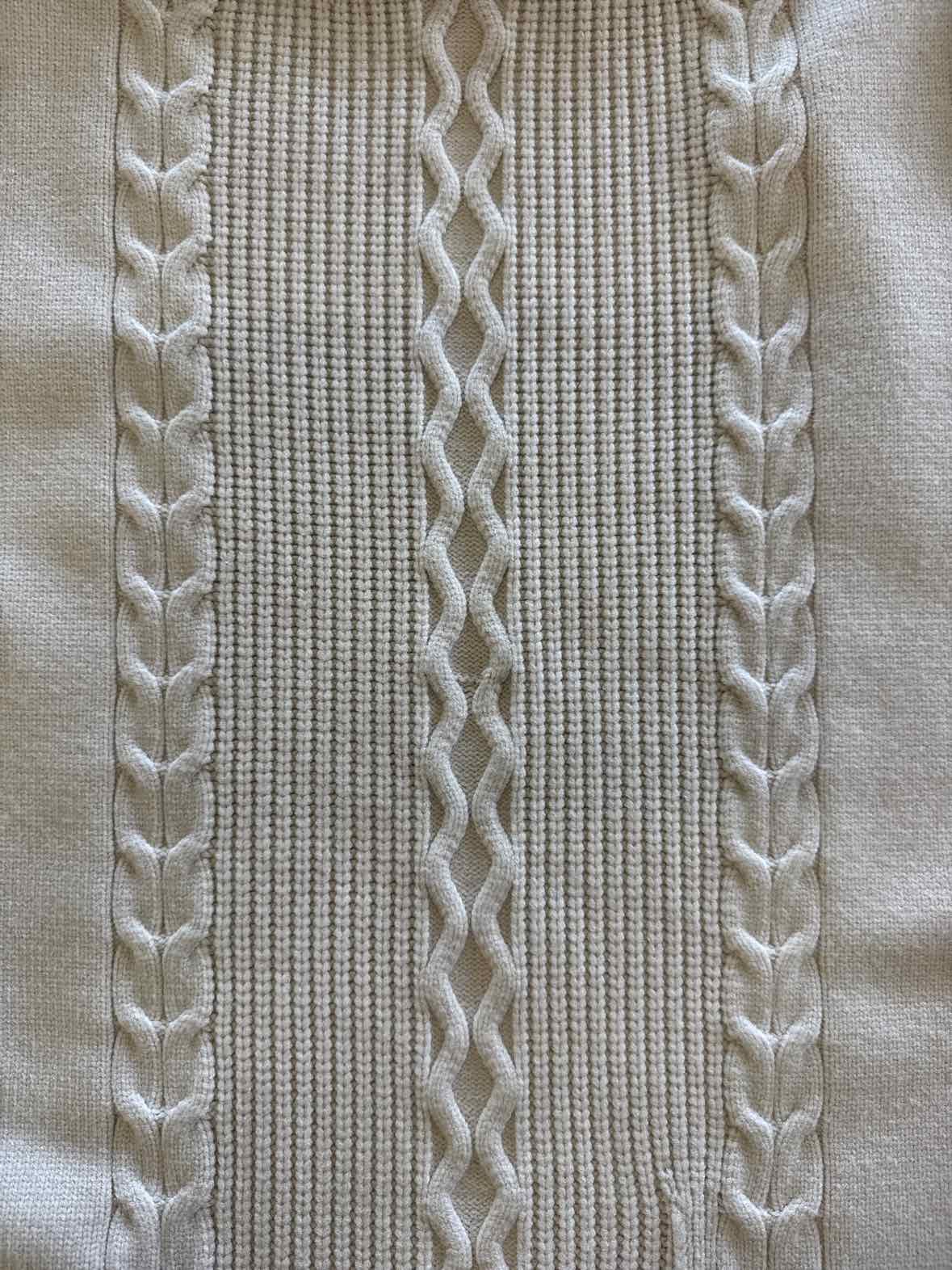 Calvin Klein Size M Beige Knit Skirt
