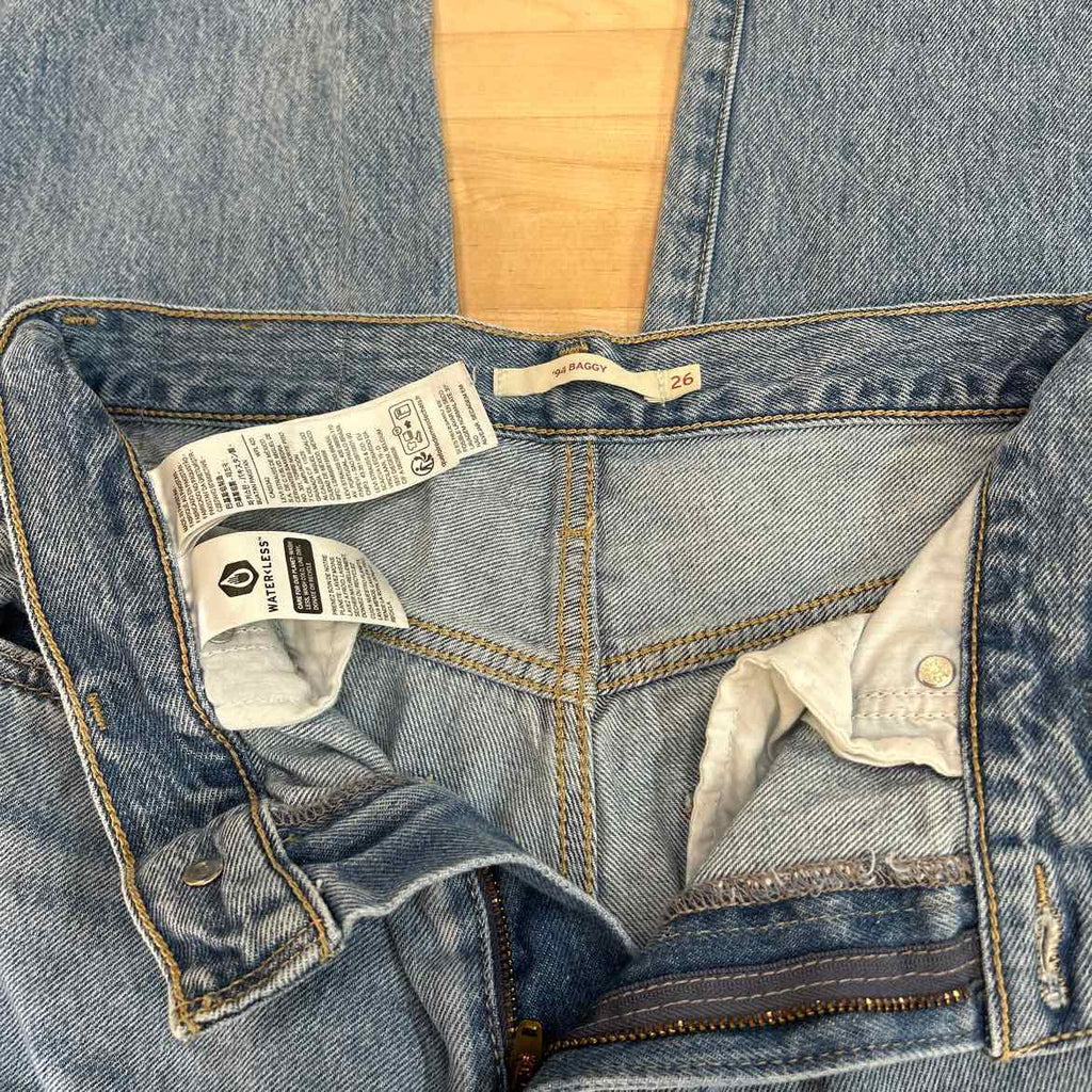 Levi's Size 26 Blue Denim Preloved Jeans