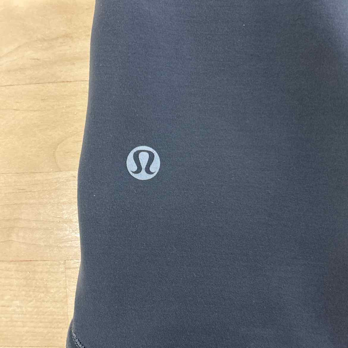 LuluLemon Size M Gray Preloved athletic leggings